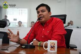 CORPORADO DENUNCIA PRESUNTO ABUSO