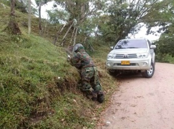 HALLAN CAMIONETA BOMBA