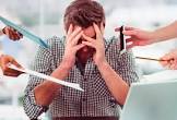 El ausentismo laboral por estrés en Colombia se ha convertido en una de las principales preocupaciones para empresas y trabajadores durante 2026. El incremento en las incapacidades relacionadas con salud mental y agotamiento emocional empieza a reflejarse en distintos sectores productivos del país, donde cada vez más empleados se ausentan por síntomas asociados al estrés crónico.