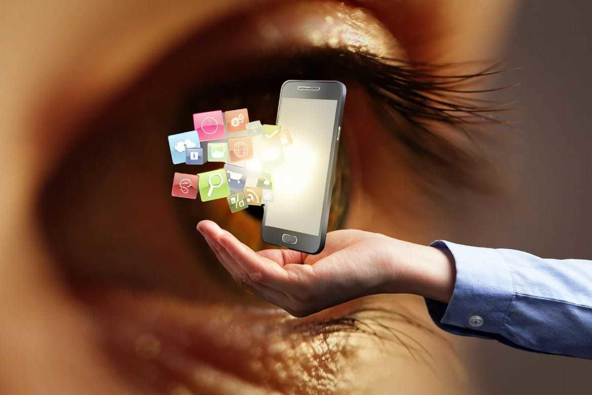 El uso prolongado del celular comienza a pasar factura en la salud visual de millones de personas. Especialistas advierten que pasar varias horas frente a la pantalla puede provocar cansancio ocular, visión borrosa, irritación y dificultad para enfocar, especialmente entre jóvenes y trabajadores que permanecen conectados gran parte del día.