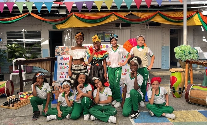 Cali honra sus raíces afro en las aulas: más de 20 mil estudiantes vivieron una jornada de identidad, cultura y reconocimiento
