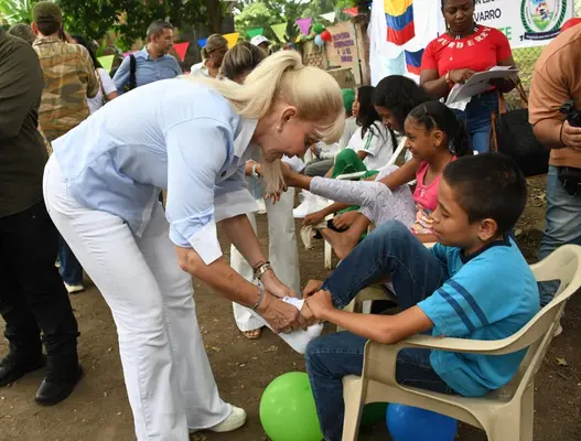 En el corregimiento de Navarro, en Cali, 668 estudiantes estrenan zapatos escolares