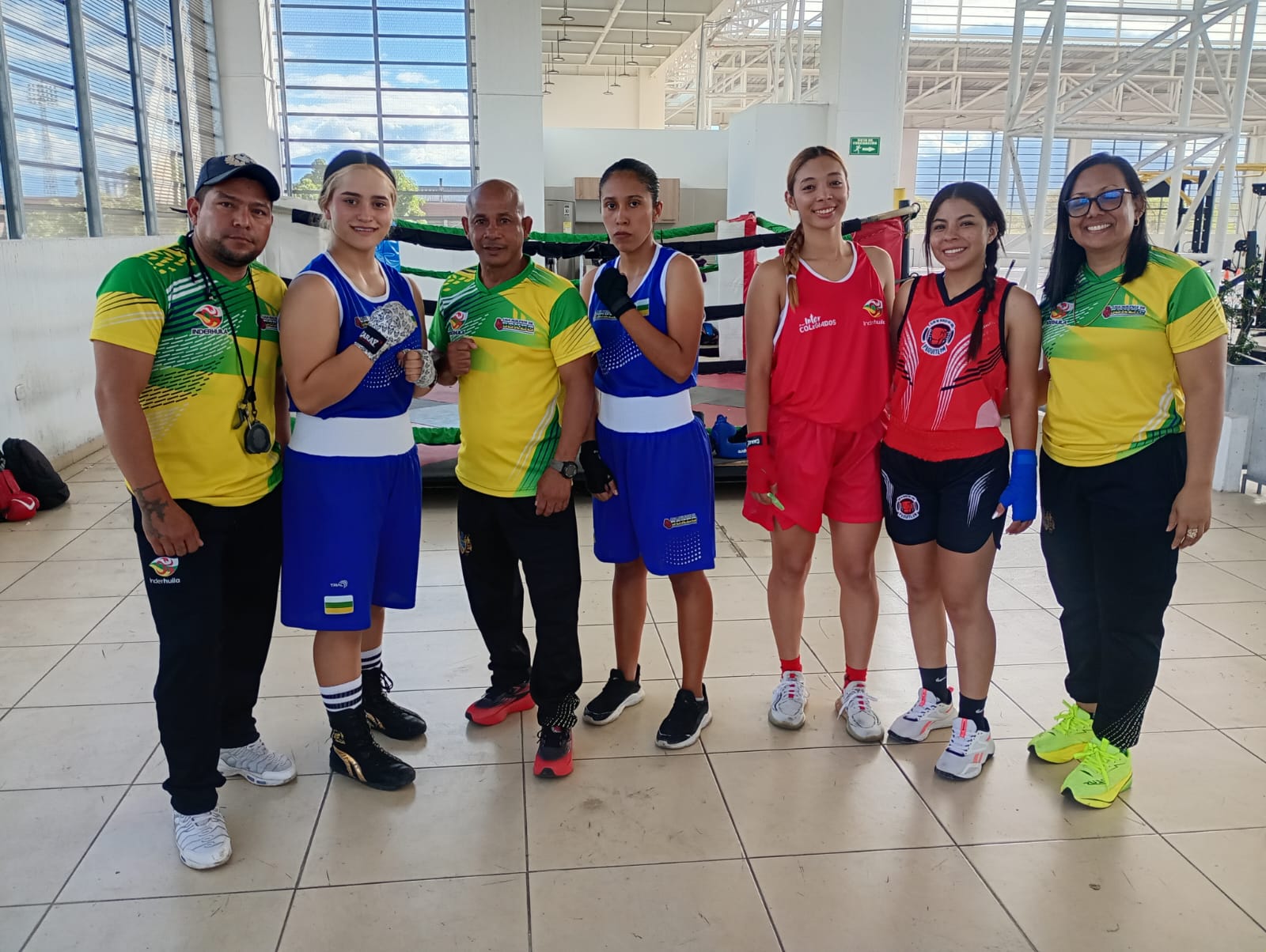 PUGILISTAS VAN POR LA GLORIA