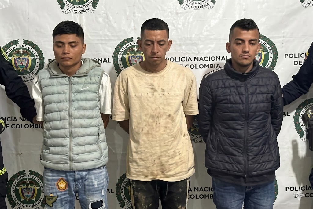 CAYERON PRESUNTOS LADRONES