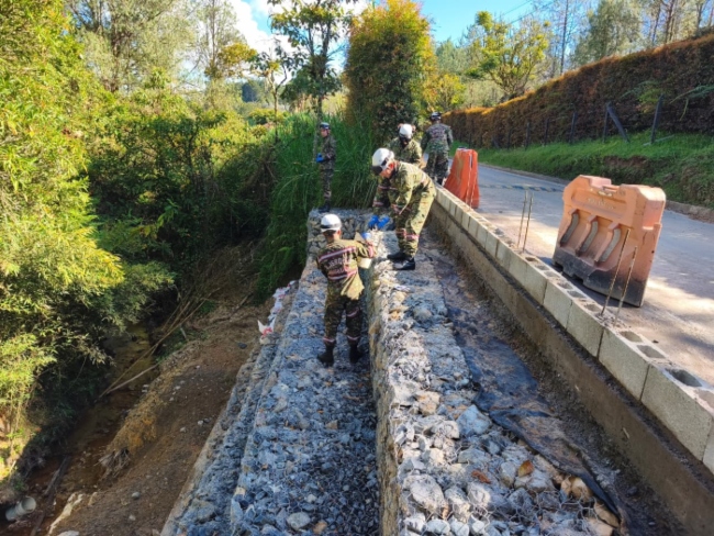 Ingenieros- Ejército- Antioquia- erosión- Rionegro- vereda El Higuerón-