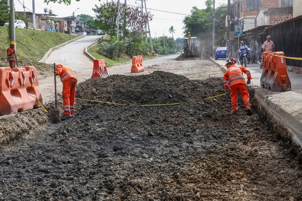 Avanza rehabilitación de la Avenida 9 Norte en Floralia, uno de los corredores más deteriorados de Cali