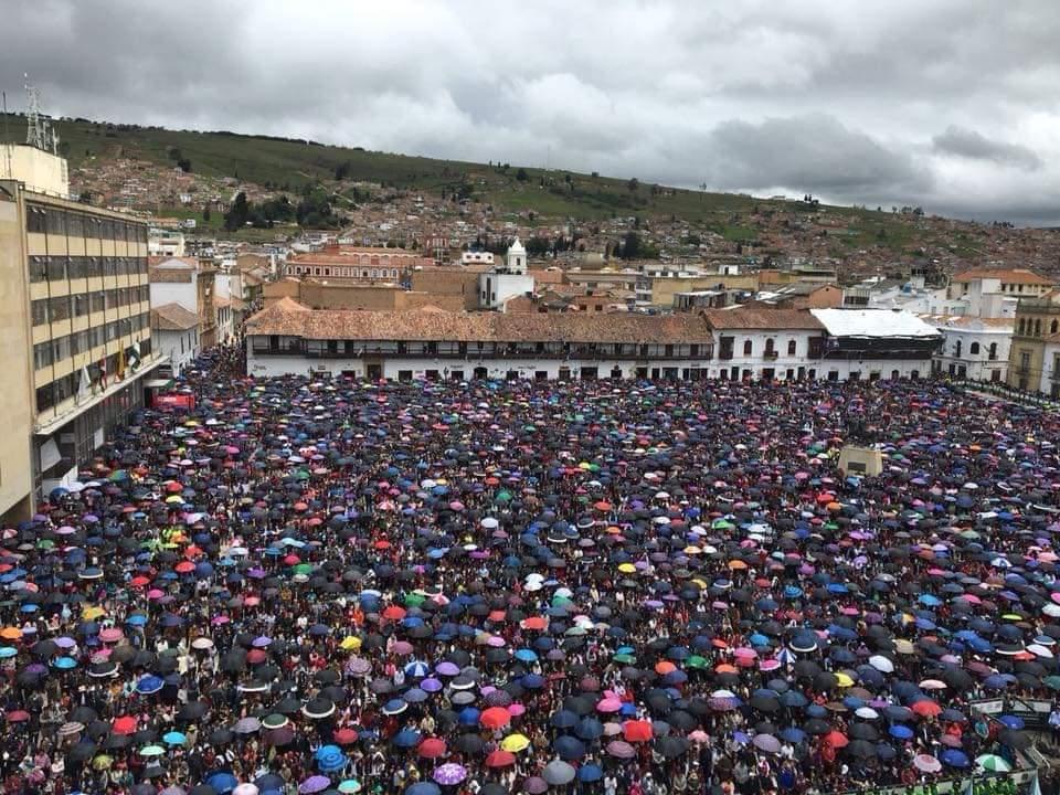 La ciudad de Tunja vive este fin de semana uno de los eventos religiosos más importantes de su calendario: la Fiesta de Nuestra Señora del Milagro. Miles de fieles, peregrinos y visitantes se han reunido para participar en las diferentes actividades litúrgicas y culturales programadas en honor a la patrona de la capital boyacense.