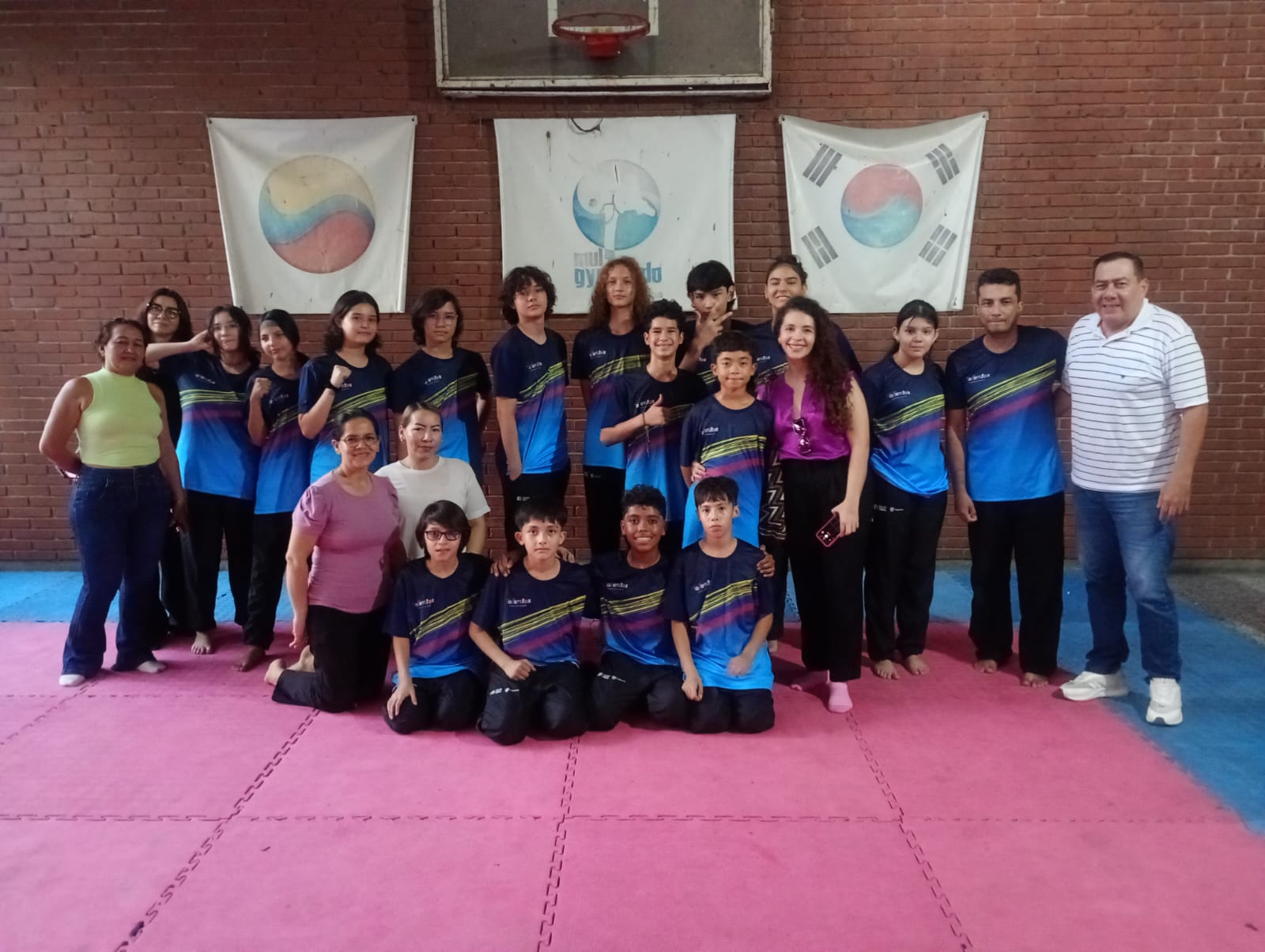 CRECE LA JUVENTUD COMBATIVA