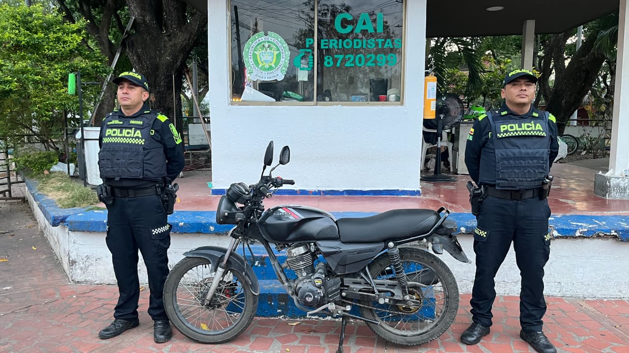ADOLESCENTE APREHENDIDO POR HURTO MOTOCICLETA