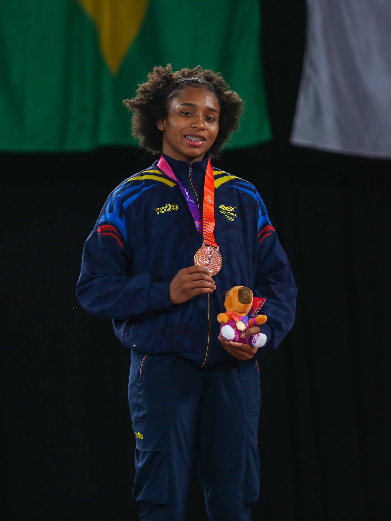 BRONCE PARA LA LUCHA HUILENSE